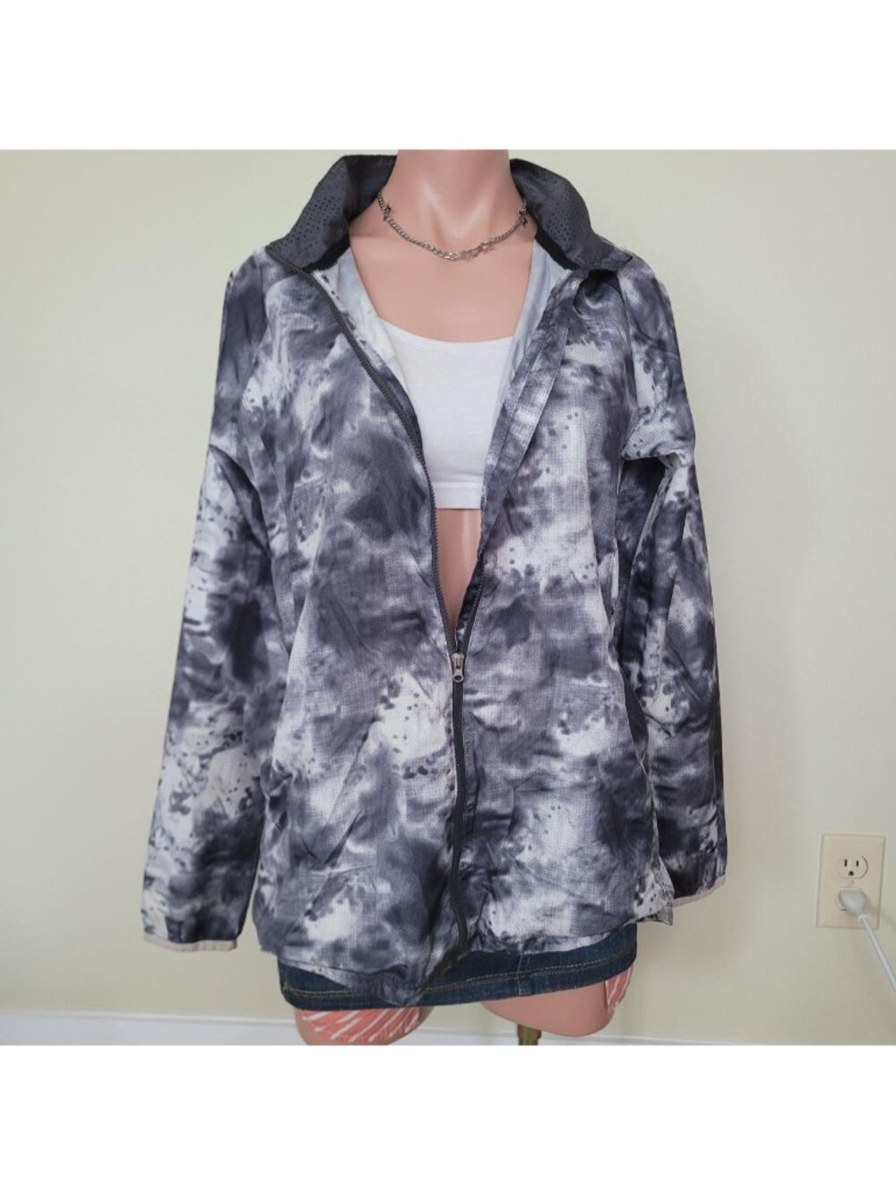 Pro Player Y2K Graphic Print Hooded Utility Windbreaker (M)